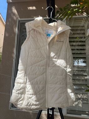 Columbia White Quilted Vest